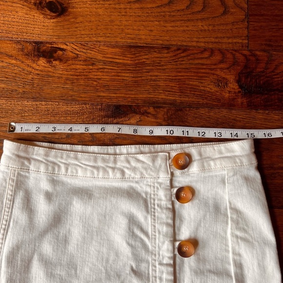 Free People white size 10 white denim mini skirt EUC - Picture 10 of 15